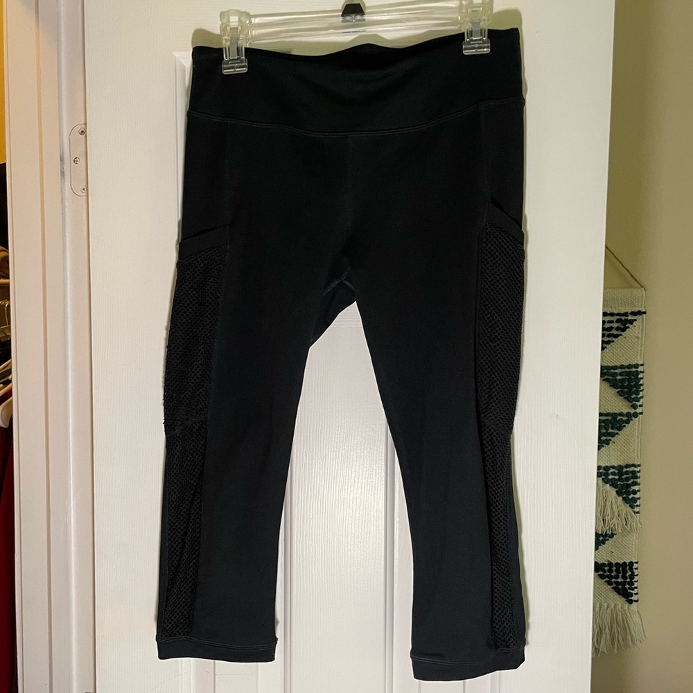 Black Fabletics capri mesh side leggings with pockets